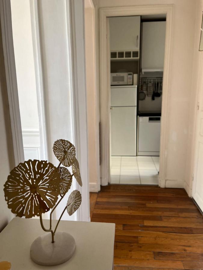 פריז Beautiful Apartment With Balcony מראה חיצוני תמונה